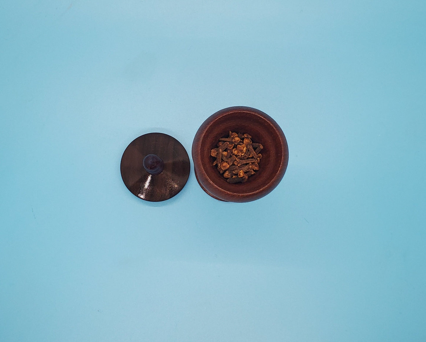 Besamim mix wood holder